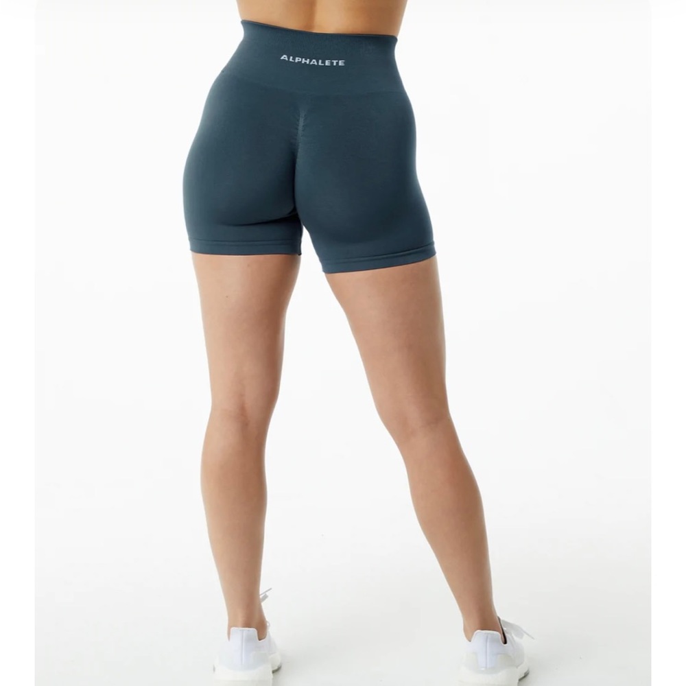 Alphalete amplify shorts whale blue size medium